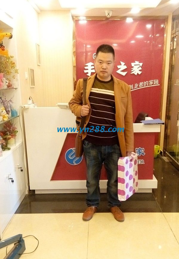 山東劉先生來手工活之家考察項(xiàng)目，欲組織當(dāng)?shù)亻e散人員婦女做手工活(圖1)