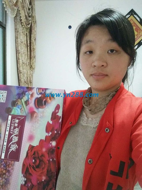 江西撫州寶媽葉女士利用業(yè)余時(shí)間做手工活珠繡加工掙錢 江西撫州寶媽葉女士利用業(yè)余時(shí)間做手工活珠繡加工掙錢(圖1)