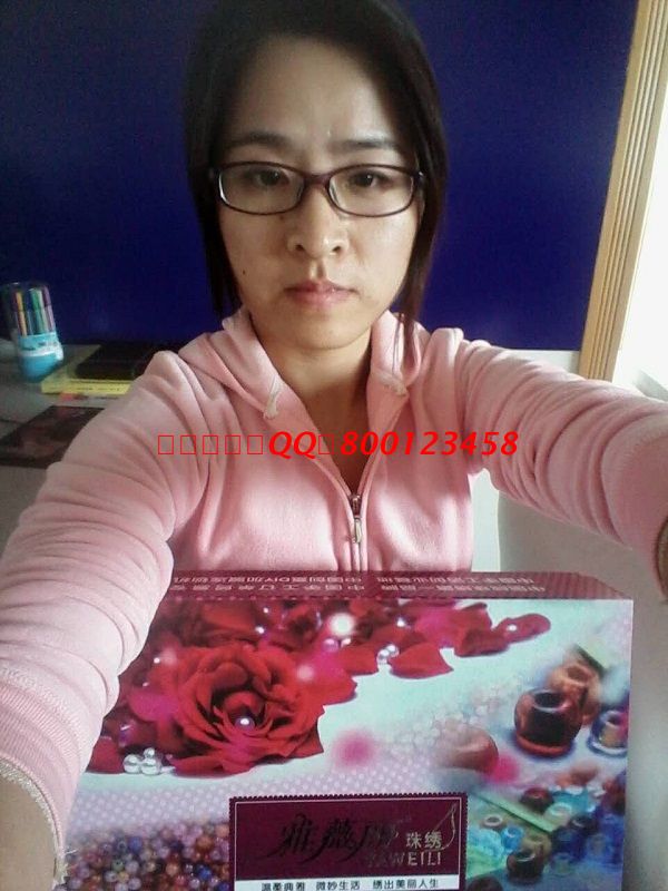 北京白領(lǐng)上班族李女士業(yè)余時間兼職做手工活珠繡 北京白領(lǐng)上班族李女士業(yè)余時間兼職做手工活珠繡(圖1)