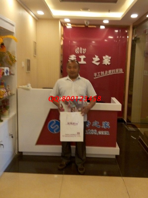 河南淅川縣百先生來手工活之家考察，欲組織當?shù)亻e散人員做手工活(圖1)