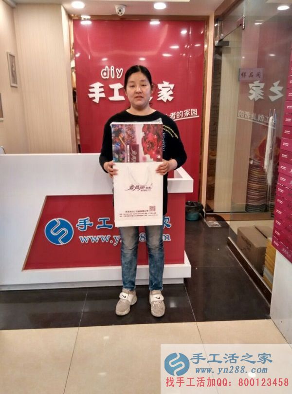 欲組織人做手工活串珠繡賺錢，邯鄲臨漳縣楊女士來(lái)手工活之家考察(圖1)