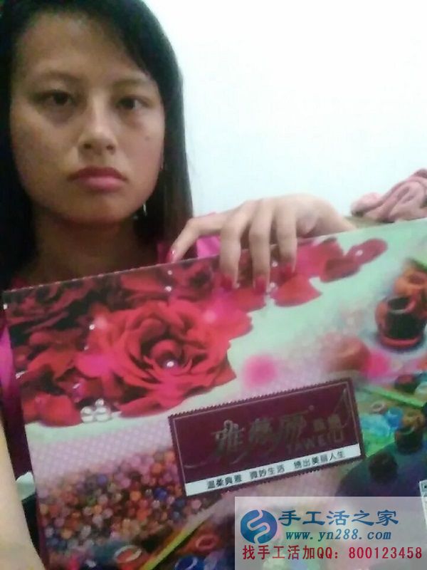 浙江杭州肖女士 浙江杭州肖女士兼職手工活串珠繡業(yè)余時間做手工活賺錢增收入(圖1)