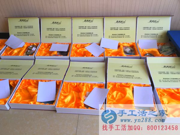 圖紙、制作串珠繡工具已放入