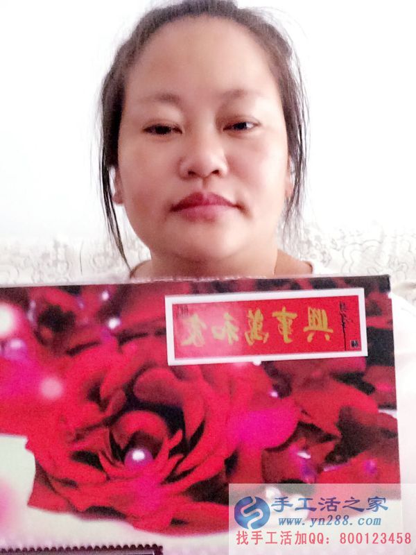 江蘇常州寶媽做手工活串珠繡賺錢，帶孩子賺錢兩不誤！