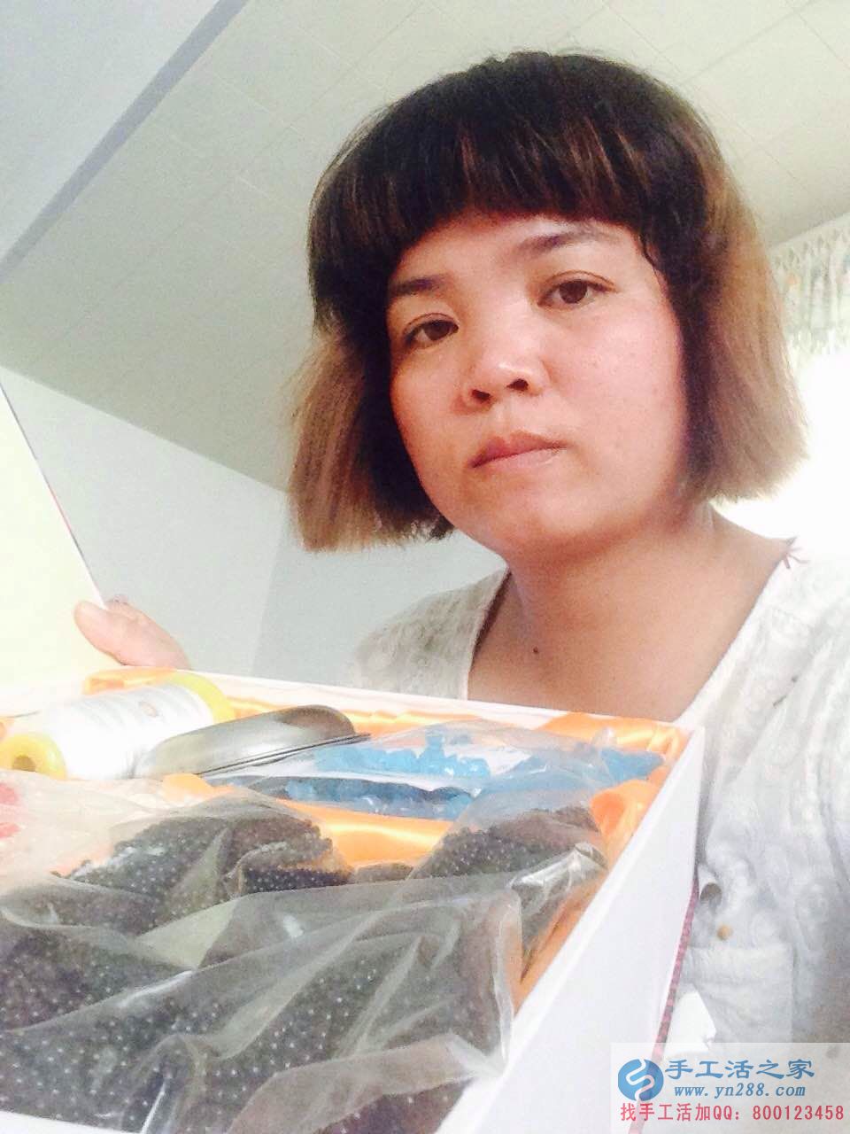 適合家庭婦女做的手工活，廣東佛山錢女士找到手工活串珠繡