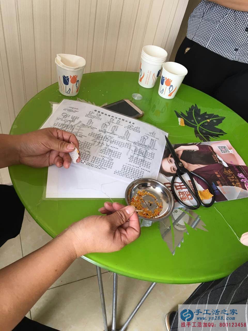適合家庭婦女做的手工活，廣東佛山錢女士找到手工活串珠繡