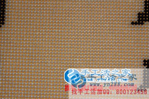 廣東清遠市小學教師陸女士業(yè)余兼職手工活串珠繡增收入 廣東清遠市小學教師陸女士業(yè)余兼職手工活串珠繡增收入