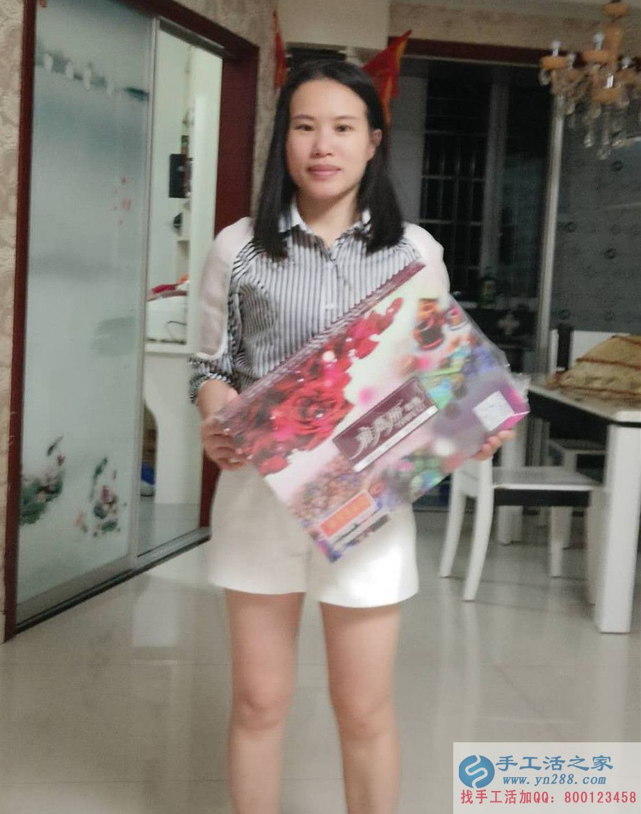 福建寧德劉女士業(yè)余時(shí)間做手工活串珠繡豐富生活又賺錢 福建寧德劉女士業(yè)余時(shí)間做手工活串珠繡豐富生活又賺錢