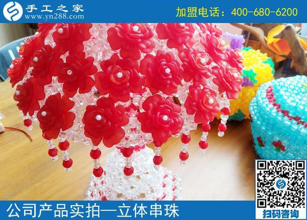 為什么彩珠繡手工活外發(fā)新產(chǎn)品優(yōu)先讓她做？因?yàn)楹颖鄙澈訔钆窟@樣做