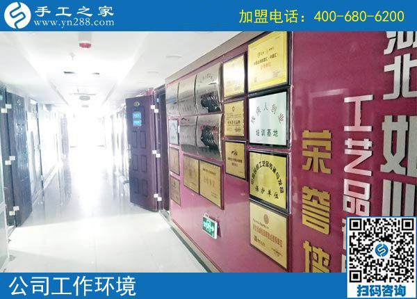 反客為主？江西新建周女士開店之余做彩珠繡免押金手工活掙錢