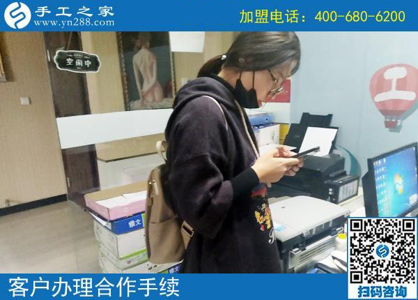 10月21日，正規(guī)手工活外發(fā)加工廠家一定是注重成品銷售的企業(yè)。手工之家接待考察加工客戶剪影