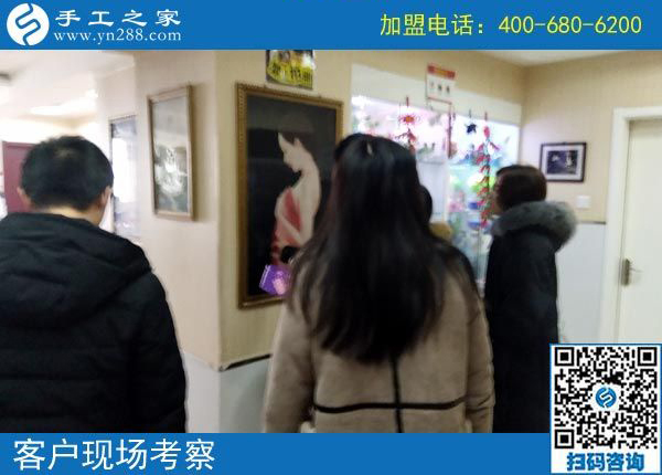 針?lè)ê芎?jiǎn)單，產(chǎn)品卻很高檔，連孩子都很喜歡，內(nèi)蒙古赤峰王女士對(duì)這個(gè)手工活加盟項(xiàng)目卻是這樣