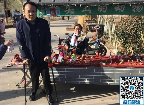 讓更多的民間手工和民間手工藝人在這個(gè)舞臺(tái)上一起高飛！------記手工之家郝總到訪(fǎng)糧畫(huà)小鎮(zhèn)，探訪(fǎng)草編大師李素云