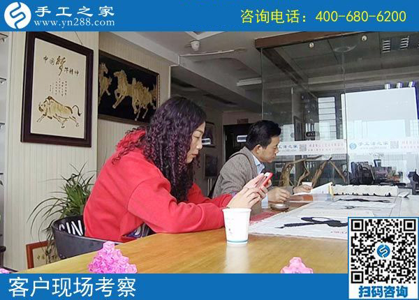 簡單好做還掙錢，甘肅慶陽的服裝店老板徐女士堅持做可以拿回家的外發(fā)手工活