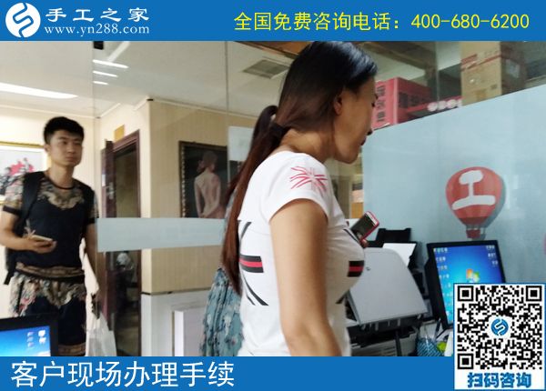 還會(huì)做這個(gè)選擇，湖北荊州王女士找到可以帶回家做的手工活掙錢好方法