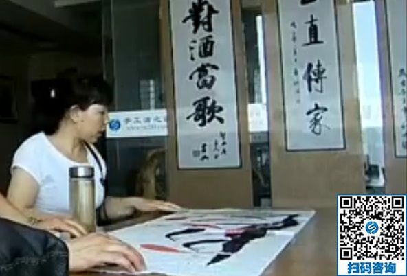 一點(diǎn)時(shí)間也不耽誤，河南洛陽(yáng)劉女士寄回成品后手里還有珠繡外發(fā)手工活做