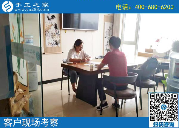 8月1日，拿回家做的手工活，大家都選擇勵志珠珠繡，手工之家接待考察加工客戶剪影