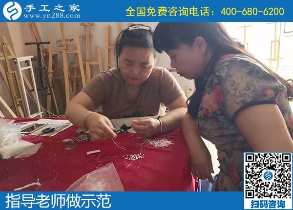 10月3日，重視產(chǎn)品質(zhì)量，正規(guī)手工活廠家是這樣做的，手工之家加工客戶針法學(xué)習(xí)實(shí)拍
