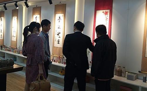 邯鄲市委宣傳部文化產(chǎn)業(yè)改革處張宗強(qiáng)處長(zhǎng)、何文毅處長(zhǎng)一行蒞臨手工之家參觀指導(dǎo)工作