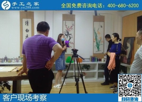 8月2日，想把手工活拿回家做，想接正規(guī)廠家的手工活，大家都選擇了這里，手工之家接待考察加工客戶剪影