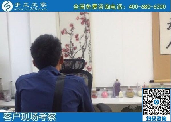 8月10日，負(fù)責(zé)郵寄到家和回收的手工活，就來“服務(wù)好”的手工活外發(fā)加工企業(yè)，手工之家接待考察合作加工客