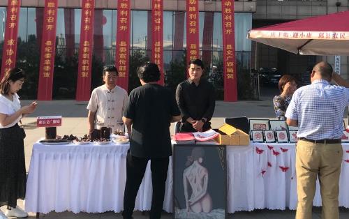 亮相“中國農(nóng)民豐收節(jié)”，勵(lì)志珠珠繡等純手工大放異彩(圖1)
