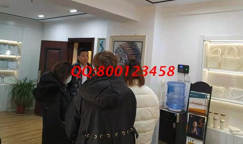 1月1日，元旦假期把手工活拿回家做，這個(gè)串珠外發(fā)手工活加工能掙錢(qián)，手工之家接待考察合作加工客戶剪影(圖4)