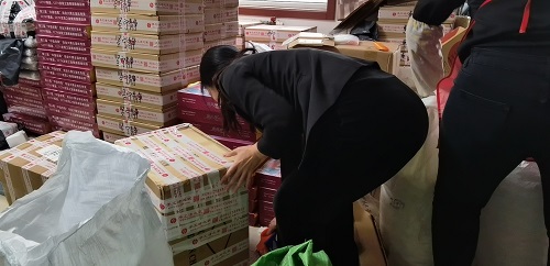 發(fā)貨、整理兩不誤------手工之家材料庫(kù)年終大盤(pán)點(diǎn)行動(dòng)開(kāi)始