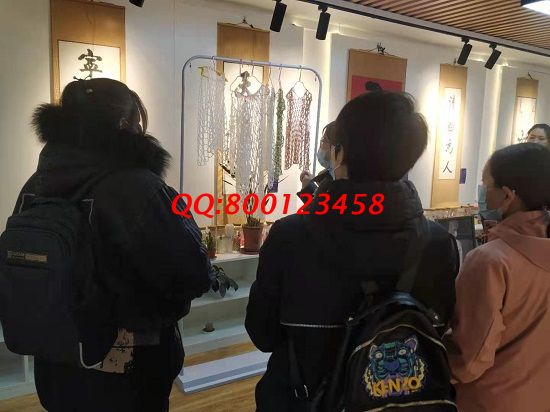 3月7日，拿回家做的手工活，想接正規(guī)廠家的手工活，就選勵志珠珠繡，手工之家接待考察合作加工客戶剪影