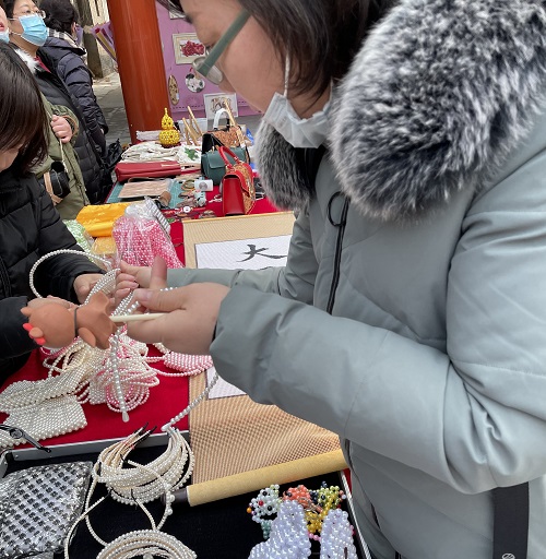 祝福三·八婦女節(jié)，勵志珠珠繡添風采！------記手工之家參加“幸福叢臺、巾幗添彩”手工藝品展