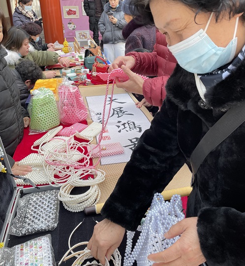 祝福三·八婦女節(jié)，勵志珠珠繡添風采！------記手工之家參加“幸福叢臺、巾幗添彩”手工藝品展