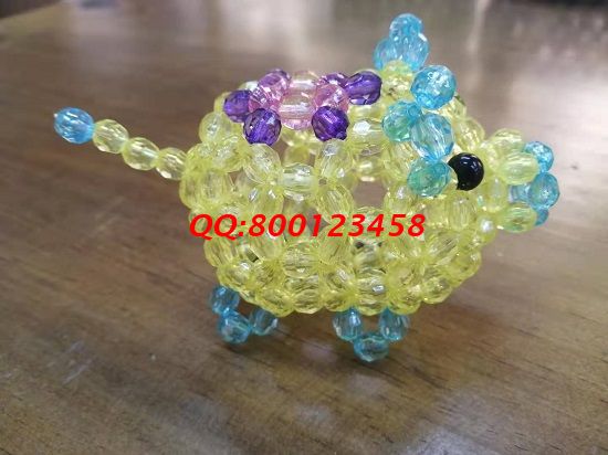 1月21日，可以寄到家做的手工活，在家做手工活掙錢(qián)，手工之家的珠繡串珠手工活外發(fā)加工項(xiàng)目可信可靠，圖為勵(lì)志珠珠繡串珠成品實(shí)拍