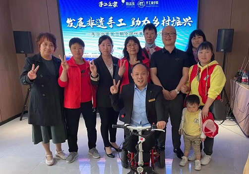 5月2日，純手工活外發(fā)加工，非遺傳統(tǒng)手工勵志珠珠繡是個好選擇，手工之家第二期優(yōu)秀繡娘培訓(xùn)會剪影
