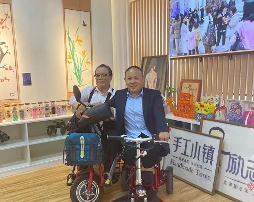 用手工實現(xiàn)人生價值--------熱烈歡迎北京市殘疾人代表團(tuán)蒞臨手工之家參觀考察