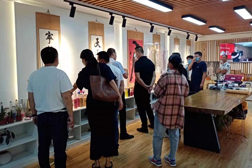 手工活外發(fā)加工，已經(jīng)成為更多人居家賺錢選擇(圖1)