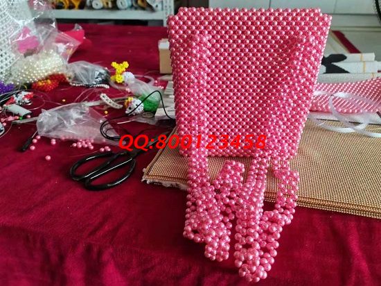 6月26日，靠譜的手工活加工項目，找可以寄到家做的手工活應該知道這些，圖為勵志珠珠繡新款珠包成品實拍