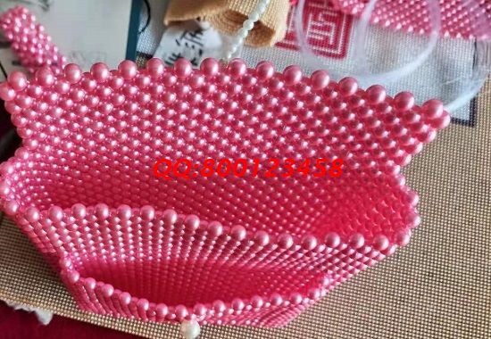 6月26日，靠譜的手工活加工項目，找可以寄到家做的手工活應該知道這些，圖為勵志珠珠繡新款珠包成品實拍