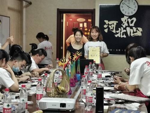一起行動，相互合作，達成目標！------記手工之家材料倉庫備貨有感