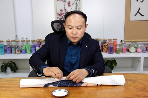 拳拳愛心，只為世間溫暖------記愛心企業(yè)手工之家創(chuàng)始人郝總