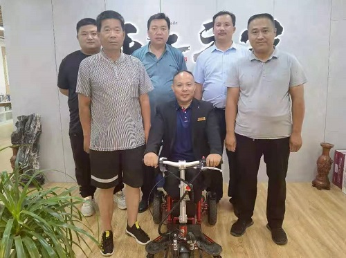 發(fā)展殘疾人事業(yè)，實施鄉(xiāng)村振興戰(zhàn)略--------記邱縣梁二莊鎮(zhèn)村領(lǐng)導(dǎo)一行蒞臨手工之家參觀指導(dǎo)
