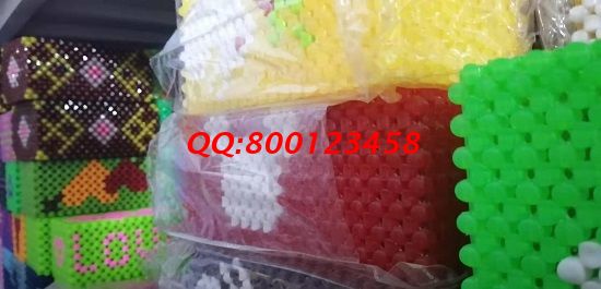 8月16日，在家賺錢的手工活，可以寄到家做的手工活，勵(lì)志珠珠繡外發(fā)手工活有這樣的服務(wù)，圖為勵(lì)志珠珠繡串珠產(chǎn)品實(shí)拍