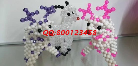 8月17日，找正規(guī)可靠的手工活加工項(xiàng)目，手工之家的手工活代理加工項(xiàng)目造福了很多人，圖為勵志珠珠繡串珠小飾品實(shí)拍