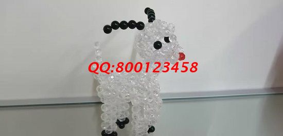 8月17日，找正規(guī)可靠的手工活加工項(xiàng)目，手工之家的手工活代理加工項(xiàng)目造福了很多人，圖為勵志珠珠繡串珠小飾品實(shí)拍