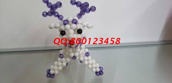 8月17日，找正規(guī)可靠的手工活加工項(xiàng)目，手工之家的手工活代理加工項(xiàng)目造福了很多人，圖為勵志珠珠繡串珠小飾品實(shí)拍