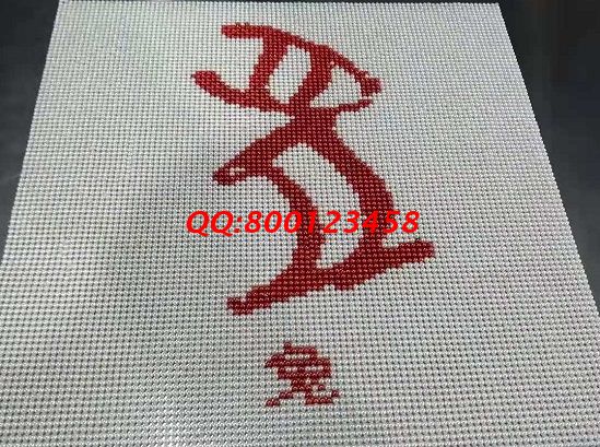 8月28日，付出就有收獲，珠繡可以帶回家做的手工活簡(jiǎn)單好做、收入有保障，很適合大家，圖為勵(lì)志珠珠繡串珠成品實(shí)拍