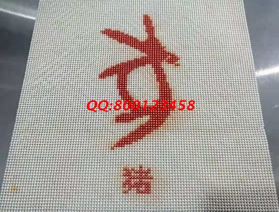8月28日，付出就有收獲，珠繡可以帶回家做的手工活簡(jiǎn)單好做、收入有保障，很適合大家，圖為勵(lì)志珠珠繡串珠成品實(shí)拍