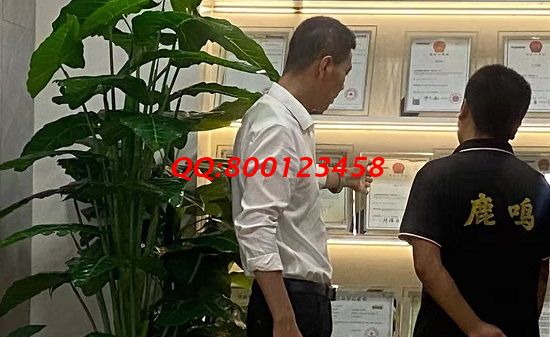 9月5日，實(shí)地考察、詳細(xì)了解，這個(gè)拿回家做的手工活讓人放心，在家足不出戶做勵(lì)志珠珠繡手工能掙錢，圖為手工之家接待考察合作加工客戶剪影