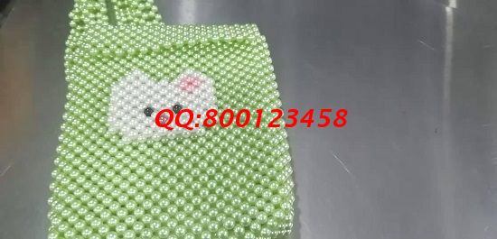 9月14日，正規(guī)供料的手工活，選外發(fā)手工活就要找正規(guī)企業(yè)、合適的手工，圖為勵(lì)志珠珠繡串珠產(chǎn)品（珠包）實(shí)拍