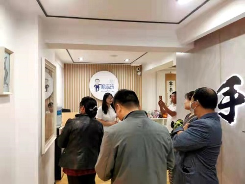 做好珠繡手工，助力鄉(xiāng)村振興 --- --- 記邯鄲學(xué)院宋主任一行蒞臨手工之家參觀指導(dǎo)