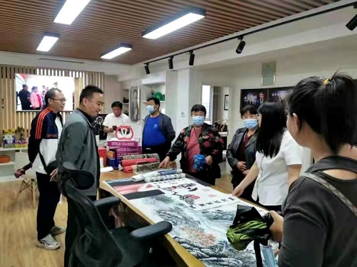 做好珠繡手工，助力鄉(xiāng)村振興 --- --- 記邯鄲學(xué)院宋主任一行蒞臨手工之家參觀指導(dǎo)